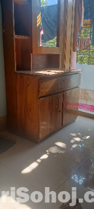 ড্রেসিং টেবিল